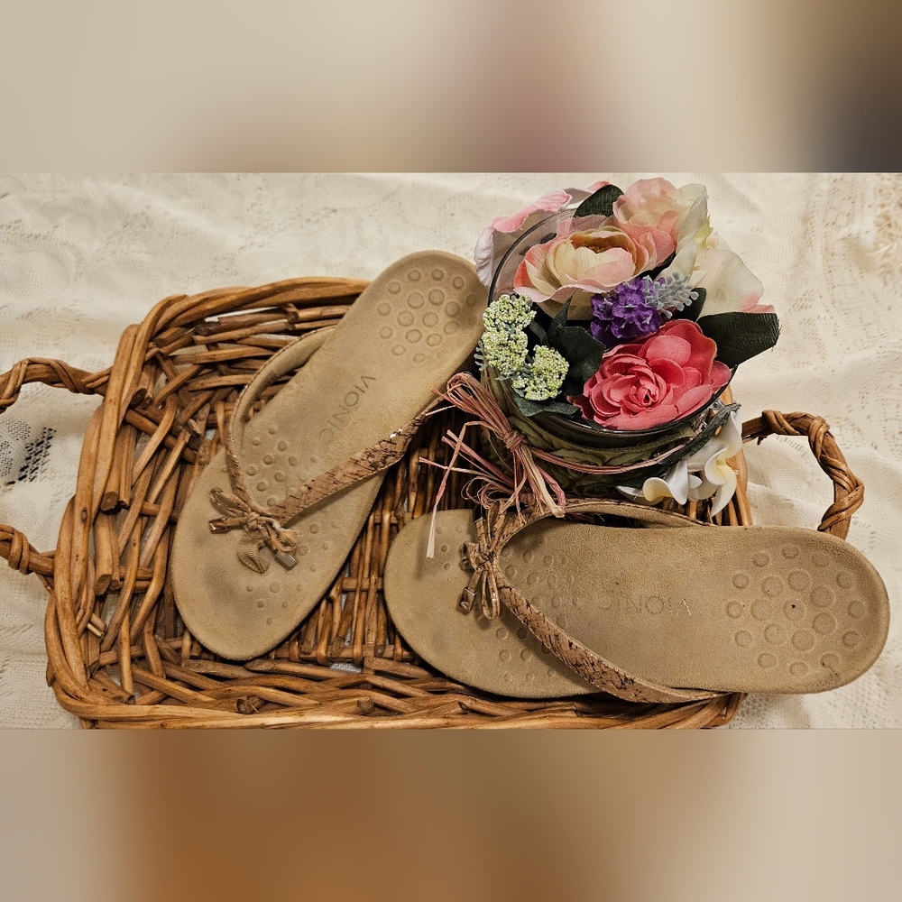 Vionic Bella Thong Sandal - Gold Cork - sz 7